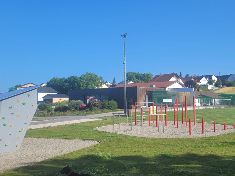 Künstler B+